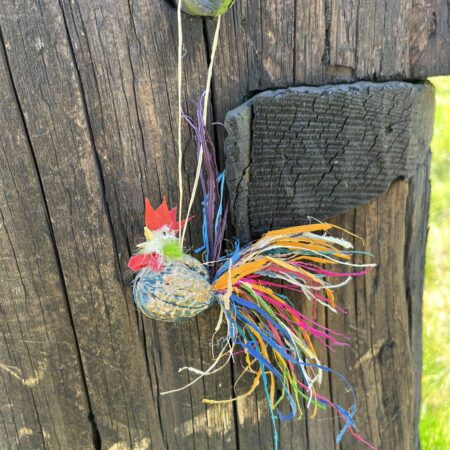 Kogut wiszący z orzecha wielokolorowy