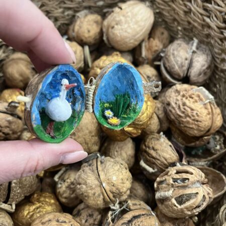 Pudełeczko z orzecha - bocian